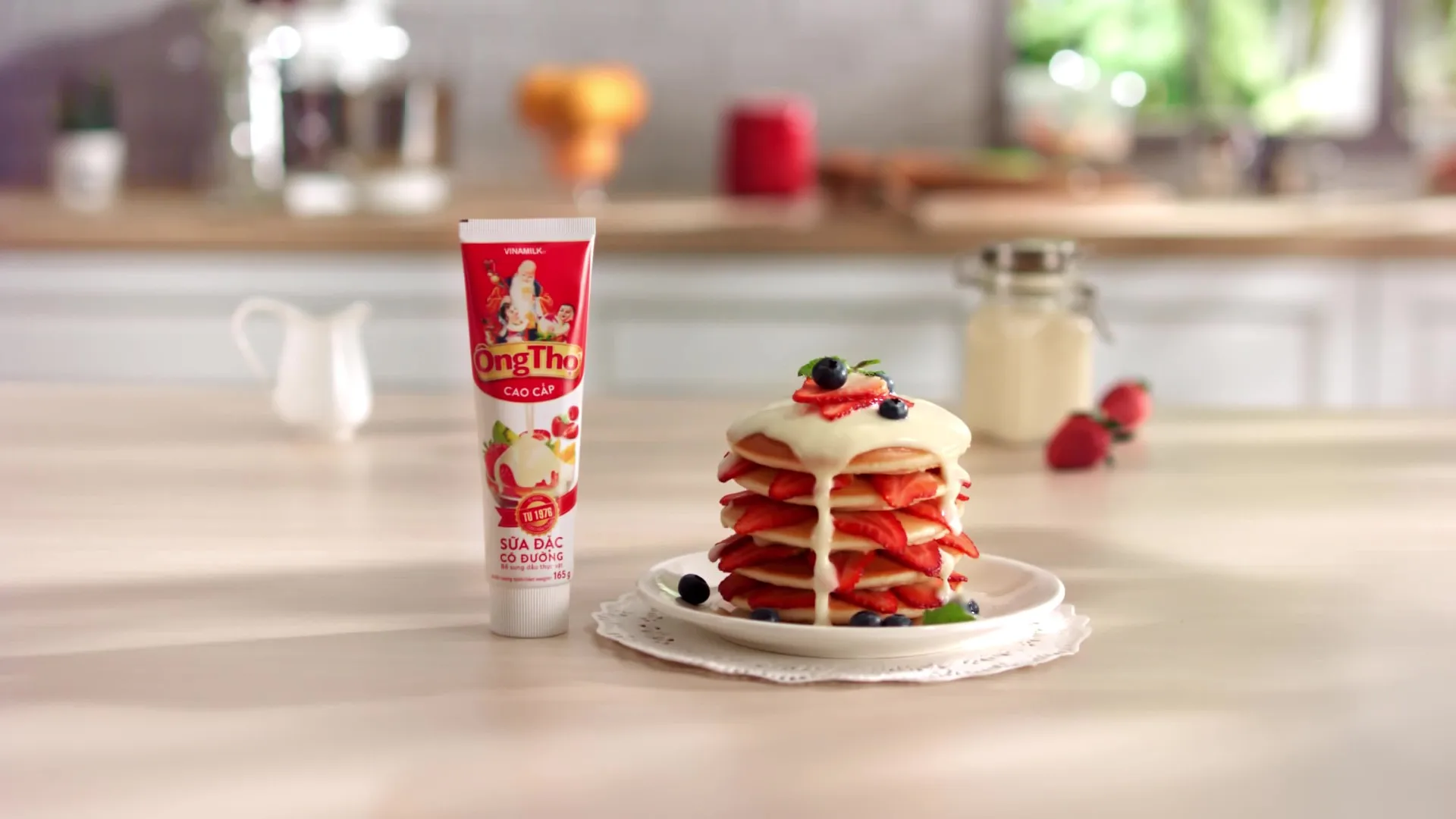 Vinamilk - Ong Tho Brand - White Red Label - Sweetened Condensed Milk - Tube 165g X 24 Tubes Per Carton