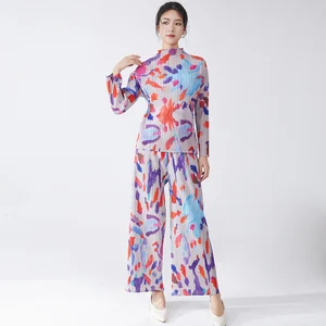 Factory Direct Fashion Miyake Pleated Set Design High Quality Women's Fashion Top and Pants Two-piece Set