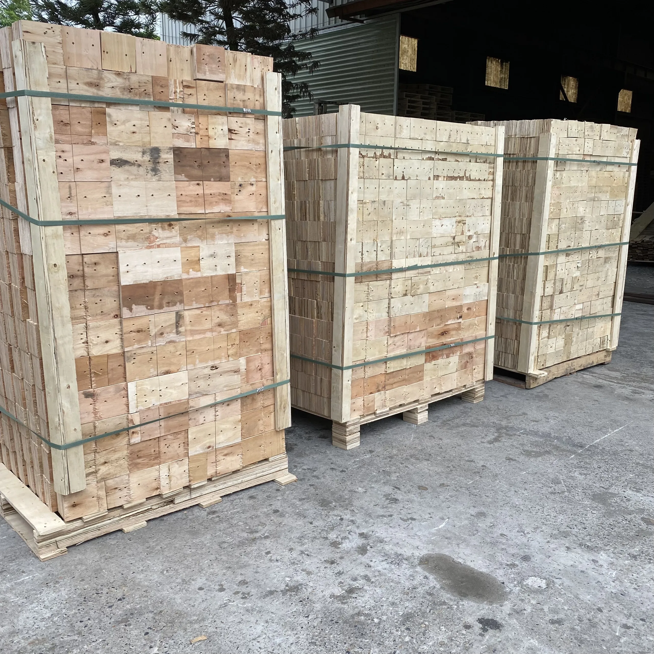 Plywood Block Timber In Construction Deign Style Customized Packaging