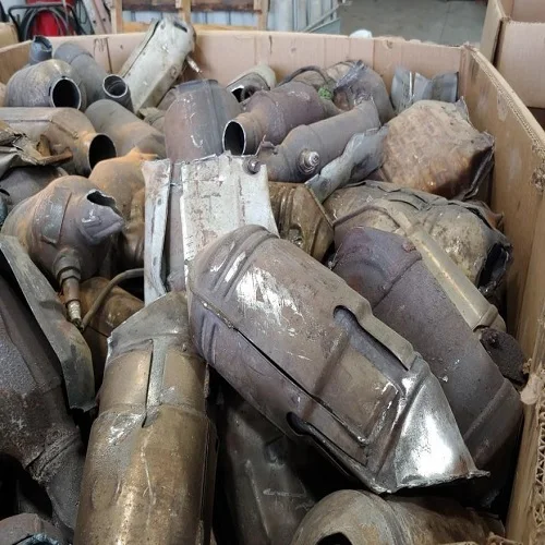 Wholesale Price Metal Scrap Catalytic Converters Grade HMS Flake 10kg Car Accessories