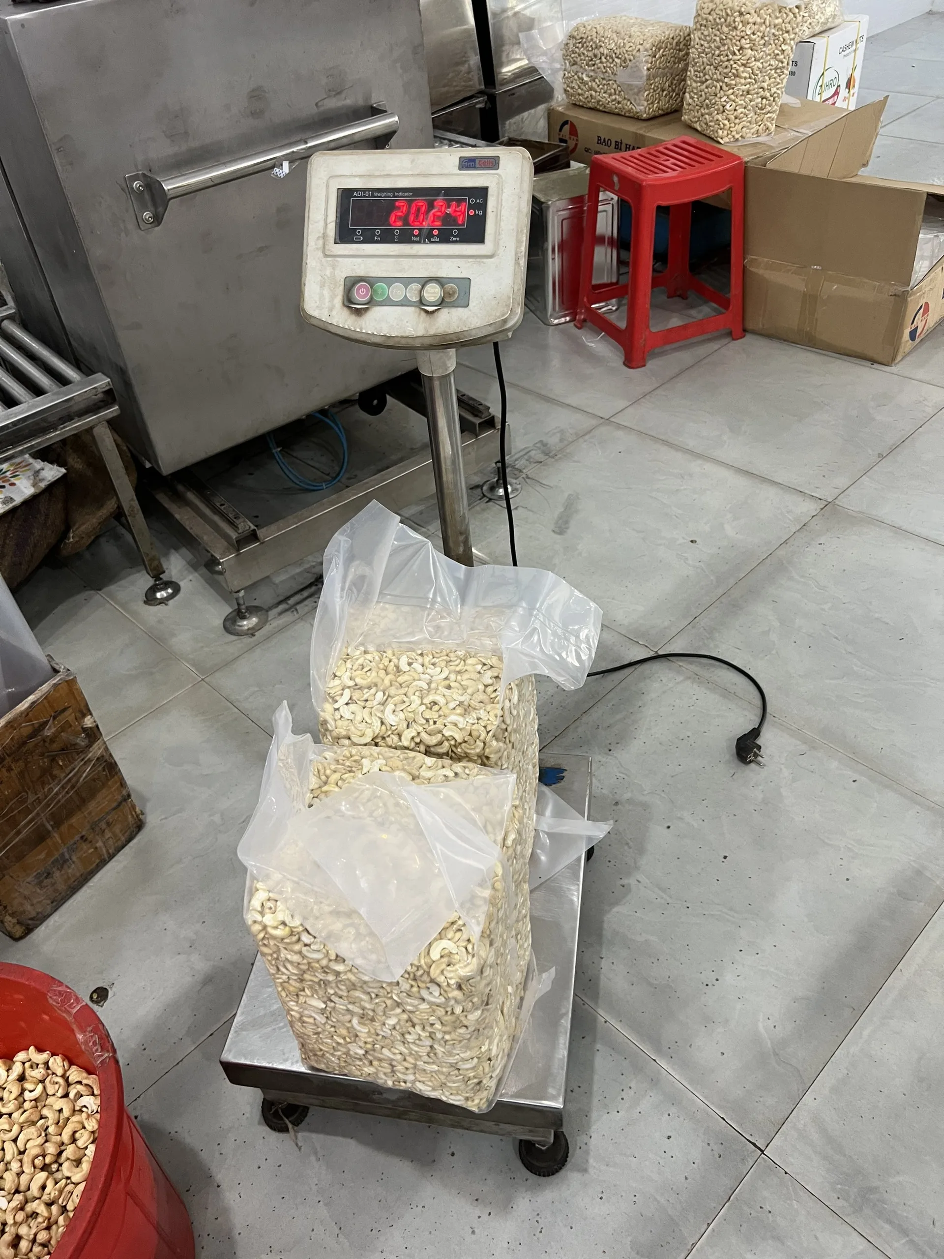 [Надежный производитель и экспортер] высококачественные орехи кешью/ядра кешью с полной сертификацией экспорта + 84363565928