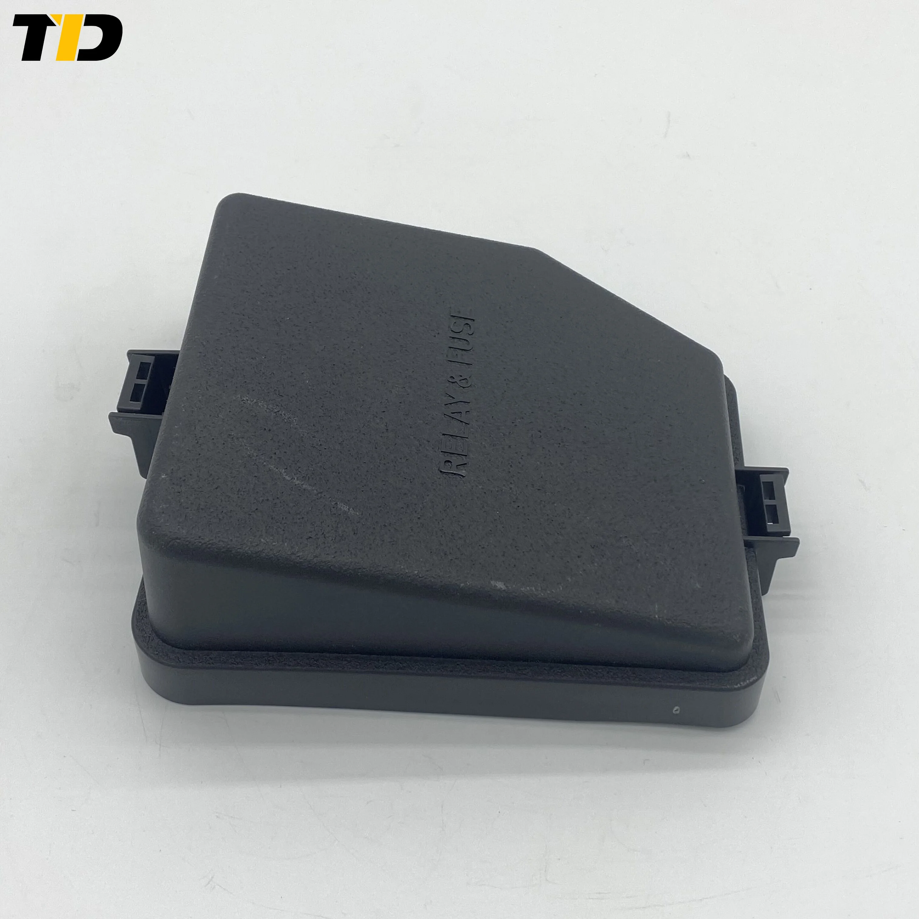 82662-48590ヒューズボックストヨタVNEZA/HARRIER用アッパー