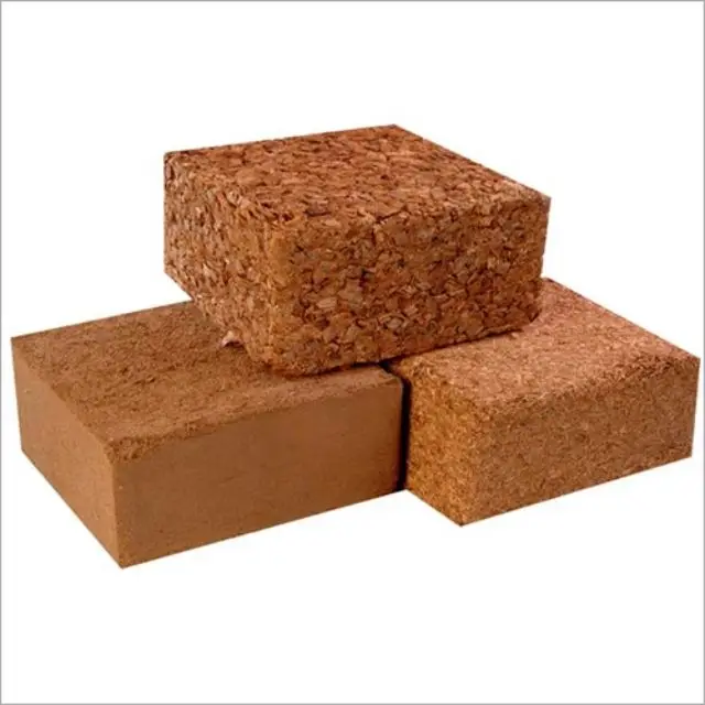 Блок кг. Блоки из торфа. Коко блок субстрата. Cocopeat прессованный. Coco Brick.