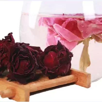 dried rose petals2.png