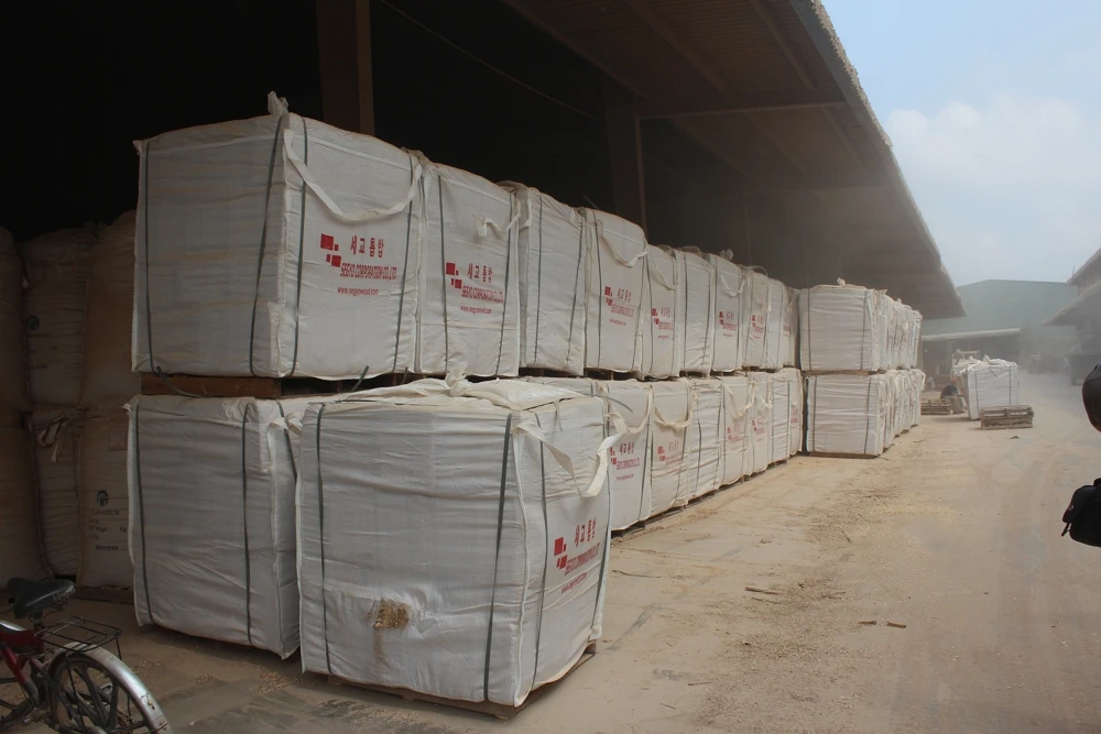 Wood Sawdust Vietnam Wholesale Wood Shavings For Animal Pine Wood