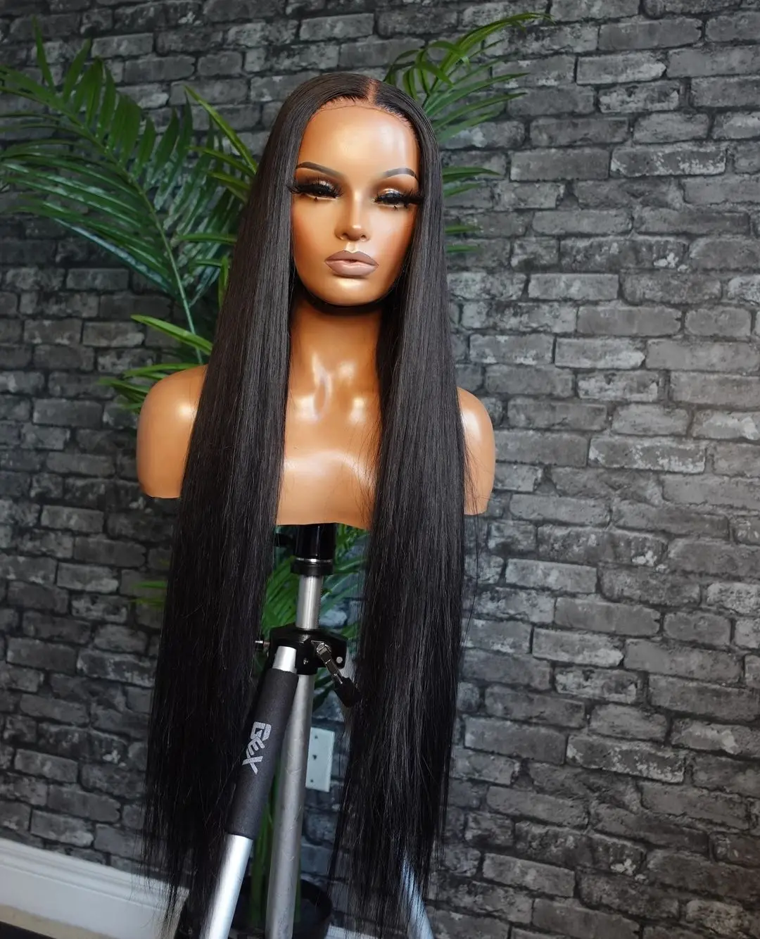 Wholesale 150 180 200 Density 28 Inch Straight Lace Wig 13x4 13x6 Hd