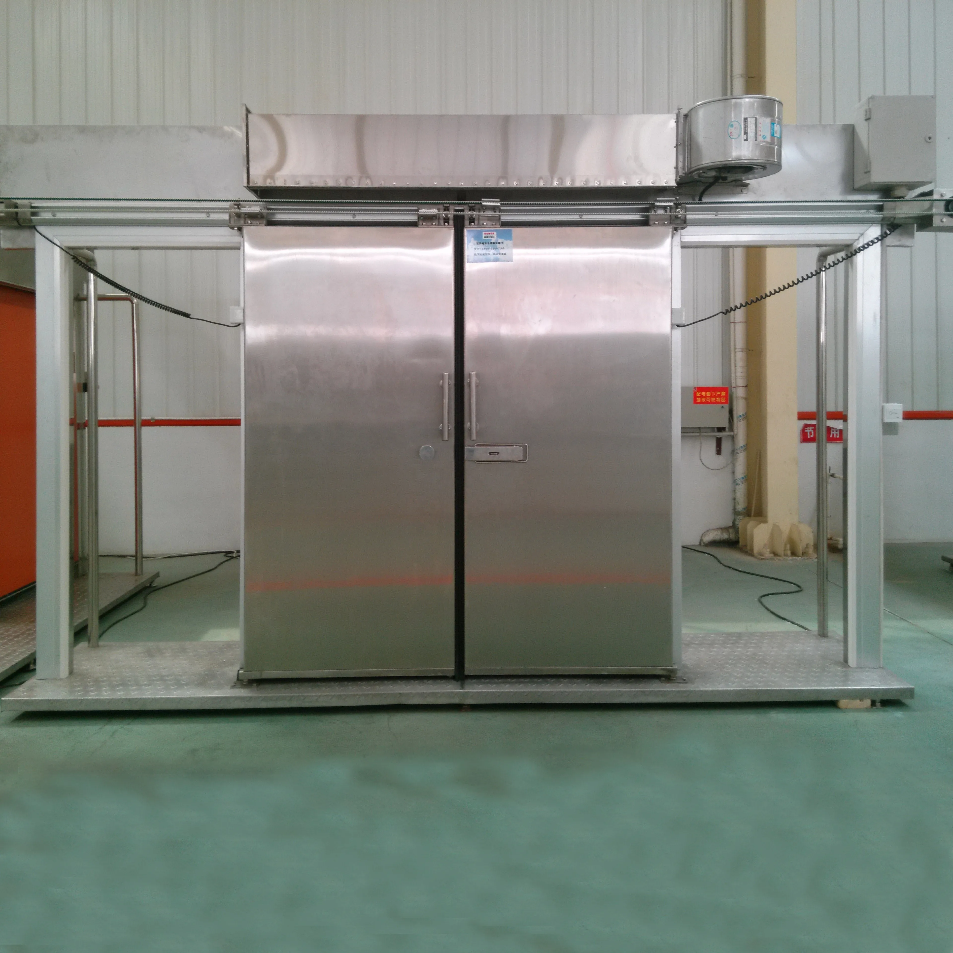 New energy-saving cold storage sliding doors for meat factories and slaughterhouses