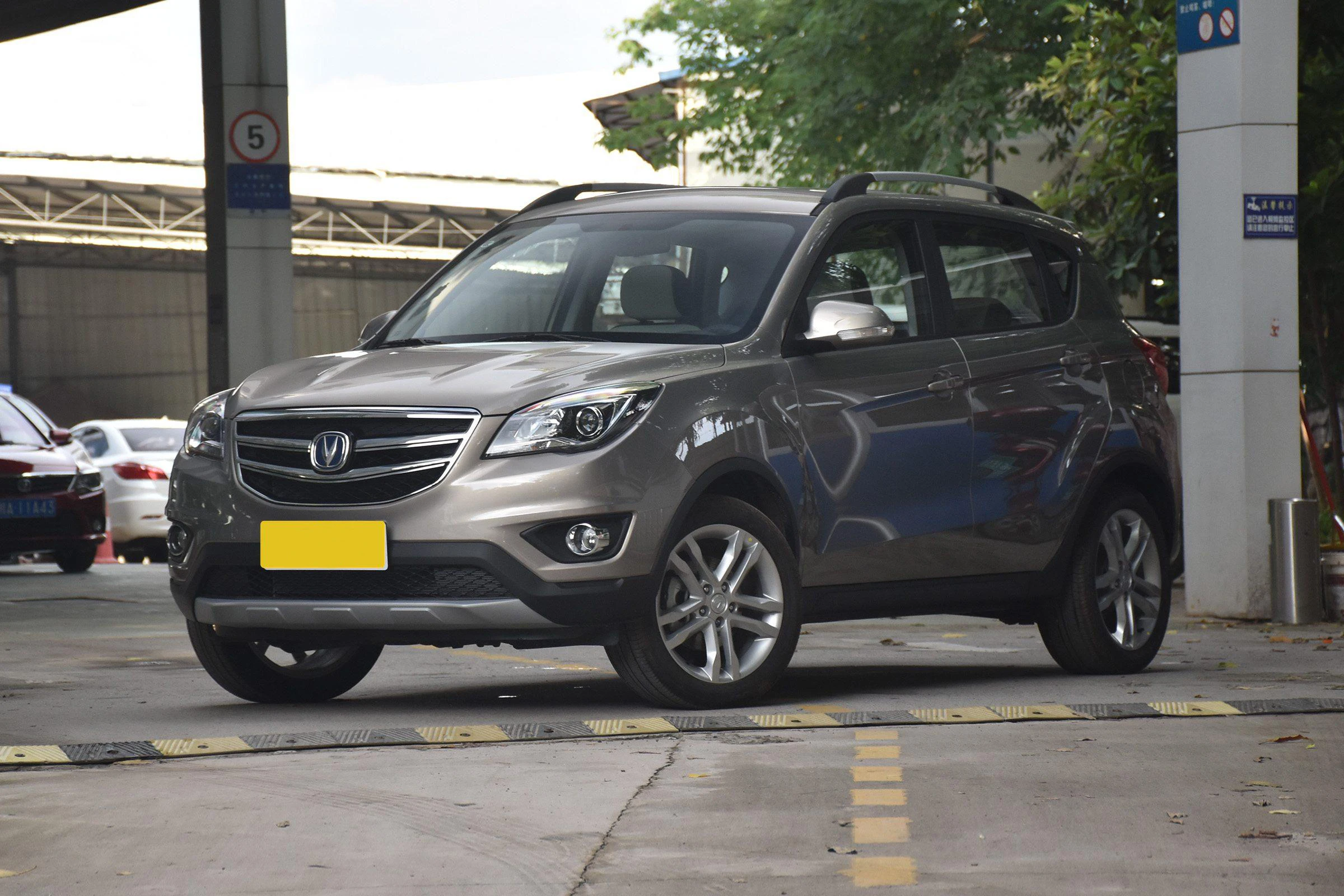  Changan CS35 SUV details