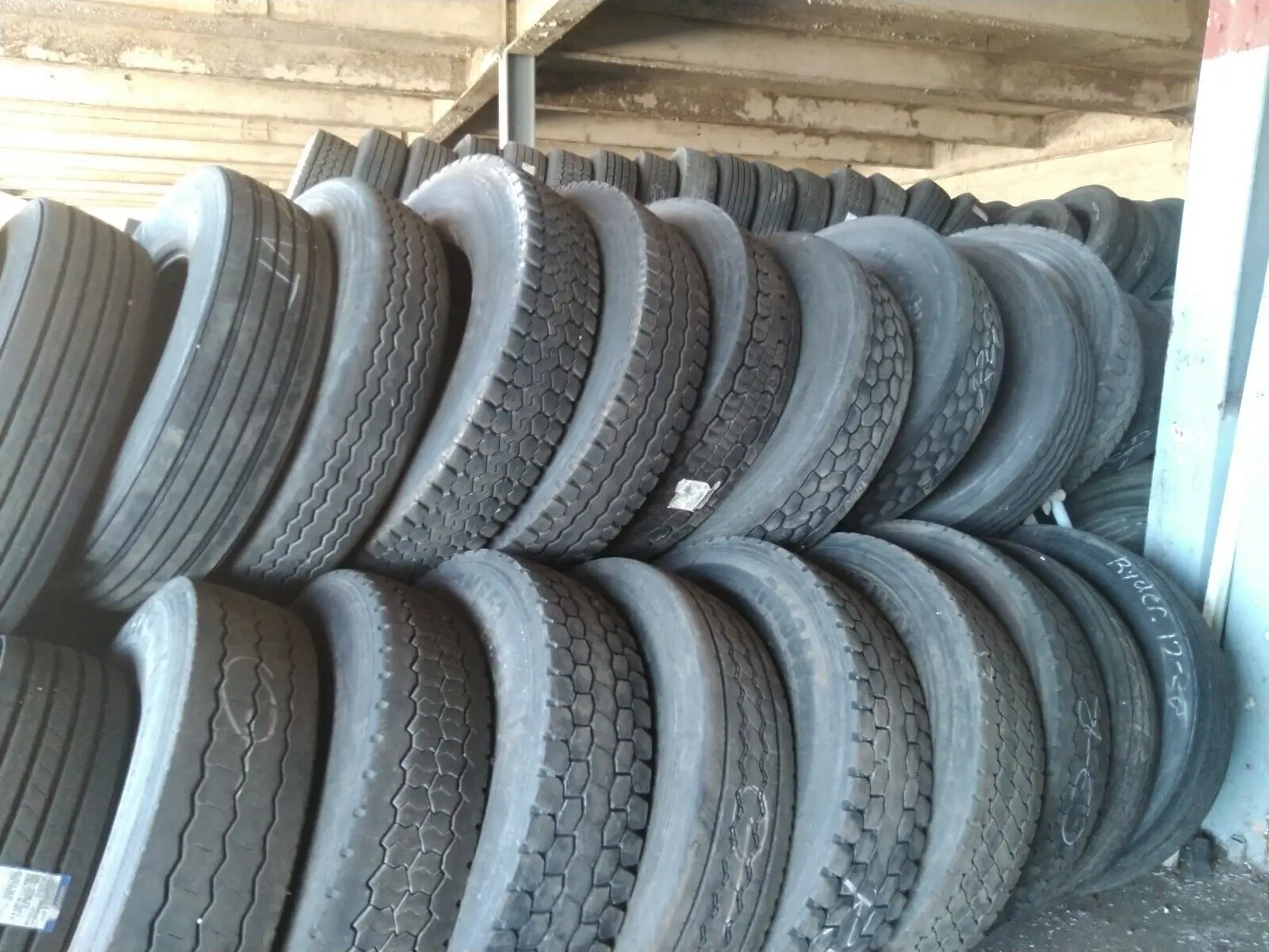 Second Hand Tyres / Perfect Used Car Tyres in Bulk With Competitive Price / Cheap Used Tires in Bulk Car Tires