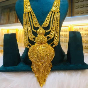 Dubai Vintage Gold Plated Necklace for Women Classic Diamond Zircon Pearl on Alloy Chain Wedding Anniversary Jewelry Gift