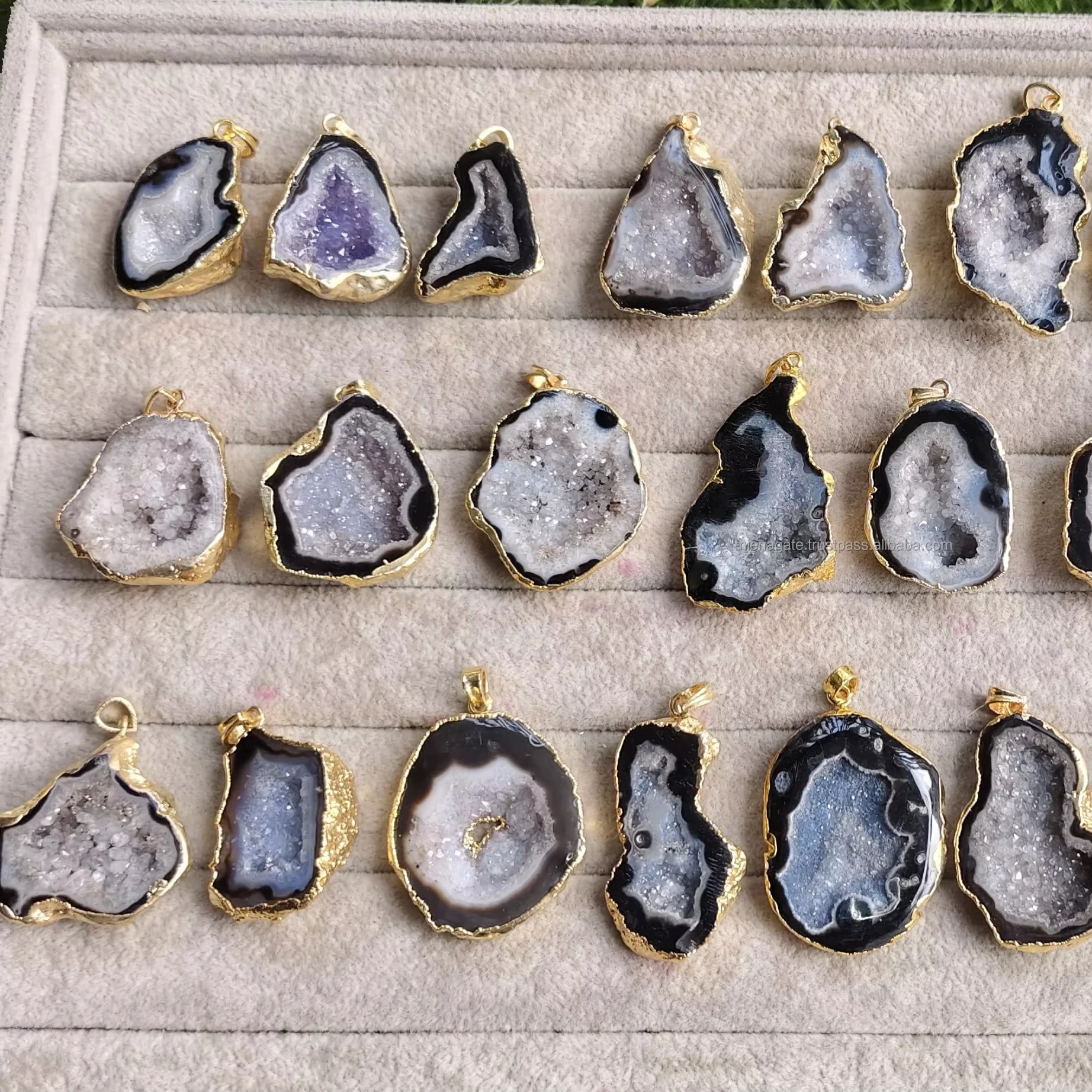 Best Selling Premium Quality Druzy Black Agate Crystal Pendants