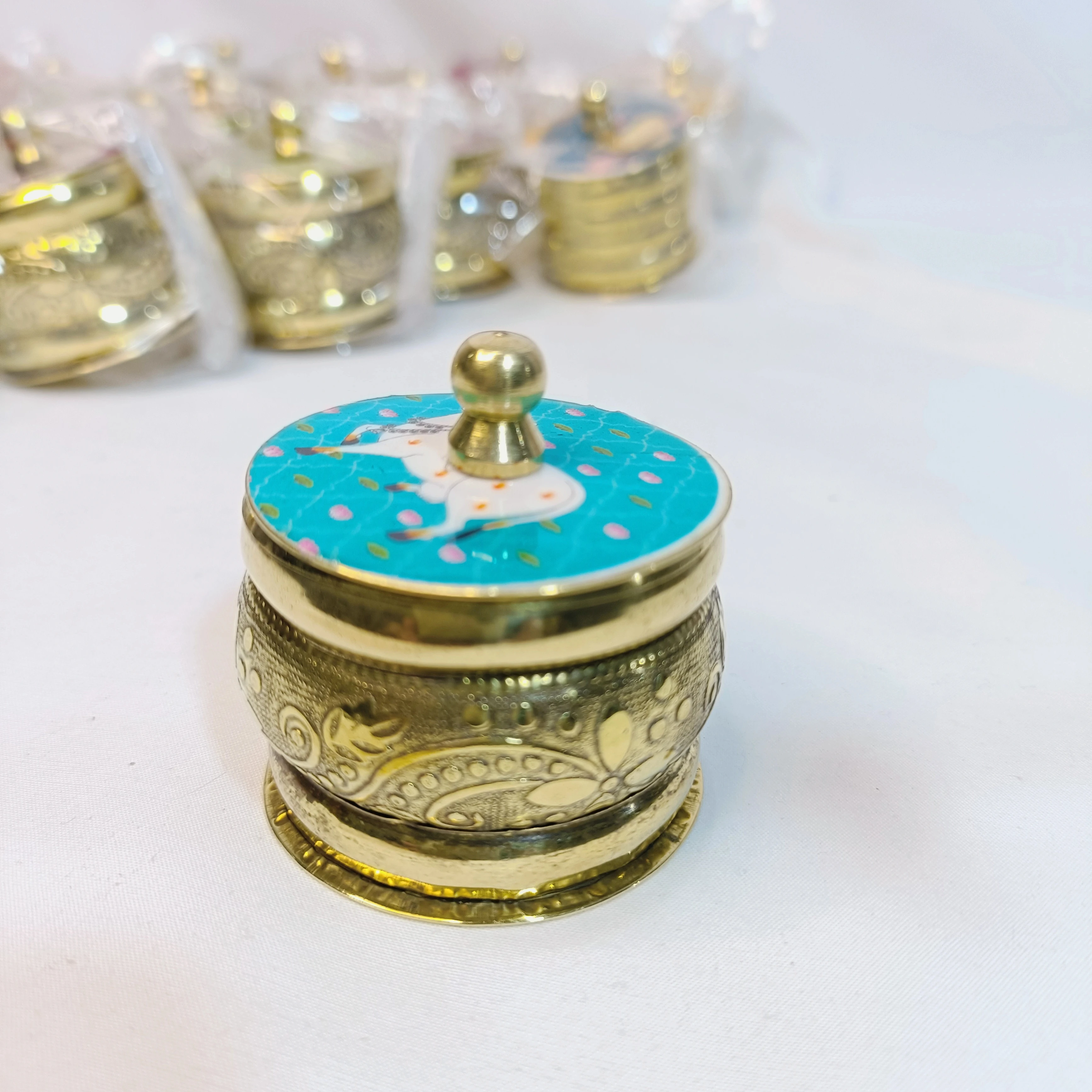 Customized Mini Brass Box Gold Plate Latest Home Dining Table Decor Highest Selling Iron Kitchenware for Food Custom Logo