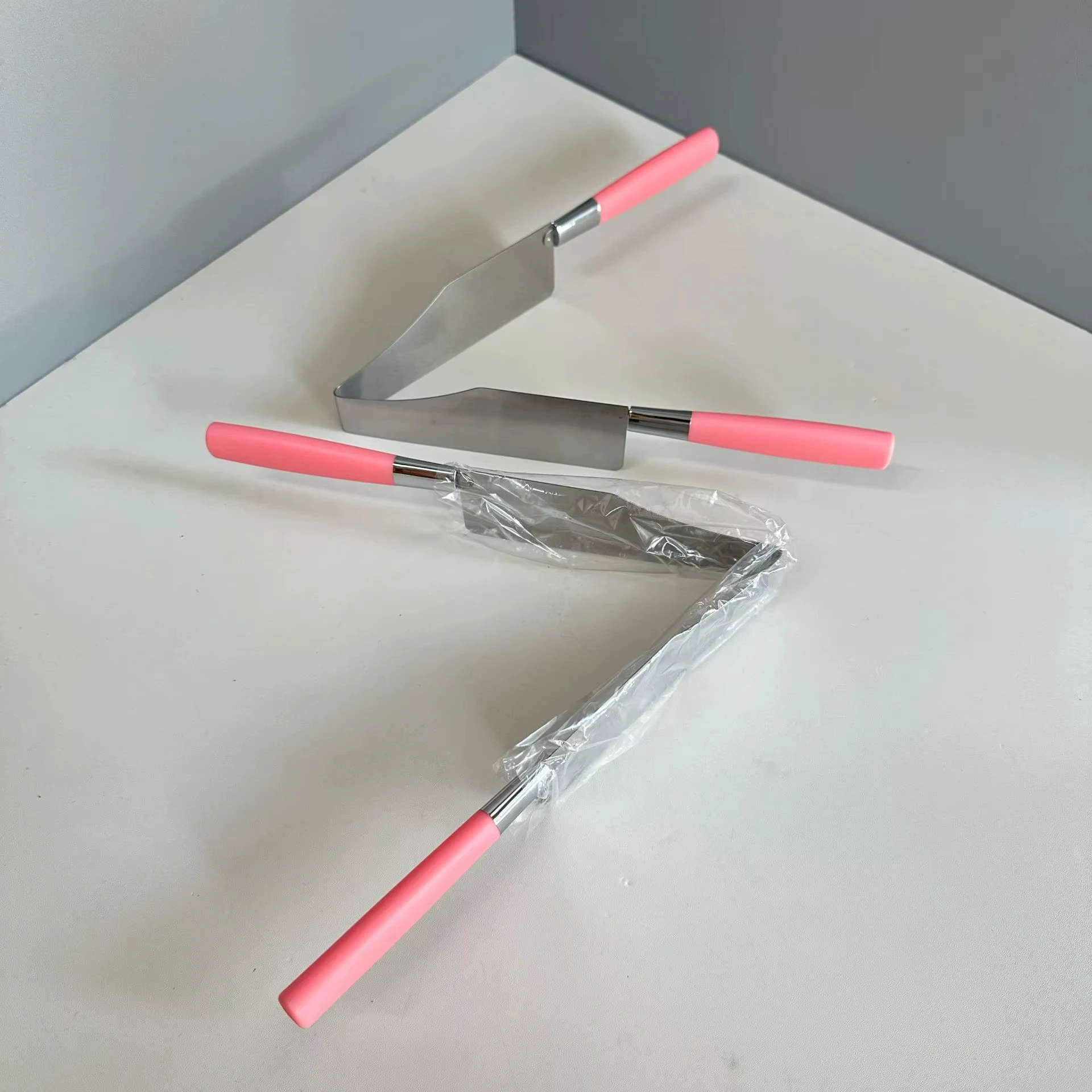 Cake Divider Cake Slicer Adjustable Triangle Polypropylene Plastic Handle