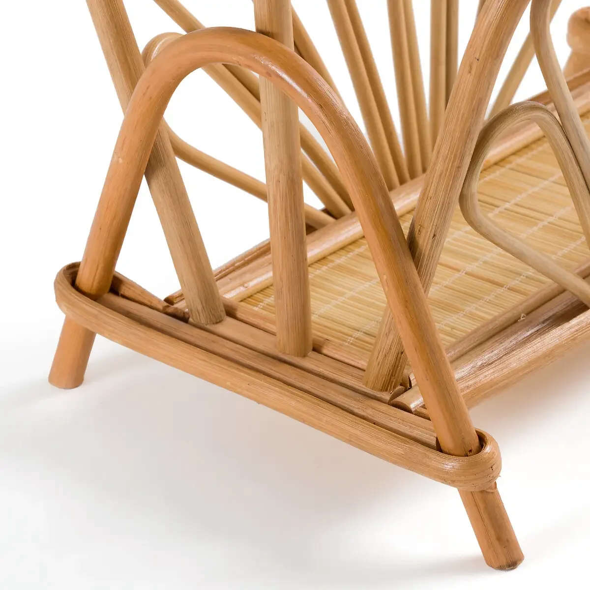 Оптовая продажа элегантная вешалка для магазинов из натурального ротанга стойка хранения ручной работы держатель книг идеально подходит украшения дома и магазина