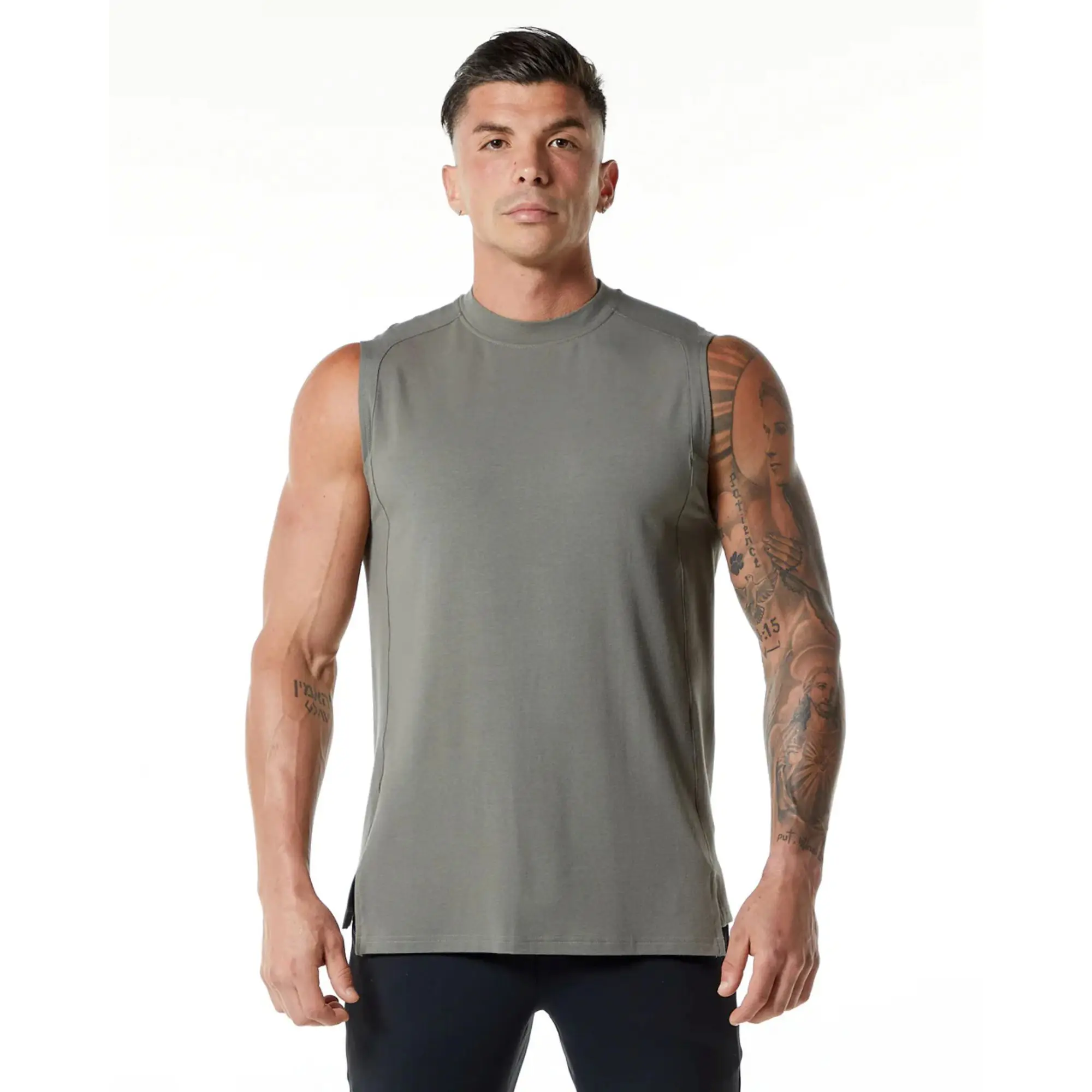 Tapered Fit Sleeveless Physique Enhancing Armhole Cut Elongated