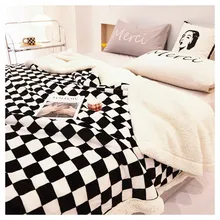 New Design Custom Double Brushed Polyester Fabric Super Soft and Warm Checkered Blanket Comfortable Vintage Knitted Throw