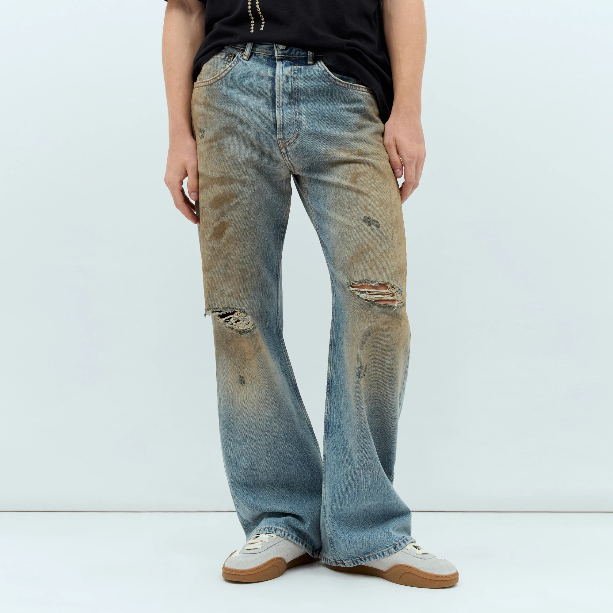 Distressed Customized Jeans Mid Rise Zip Fly Five Pockets Rear Logo Patch Cotton Blue Machine Wash Cold Jeans for Men