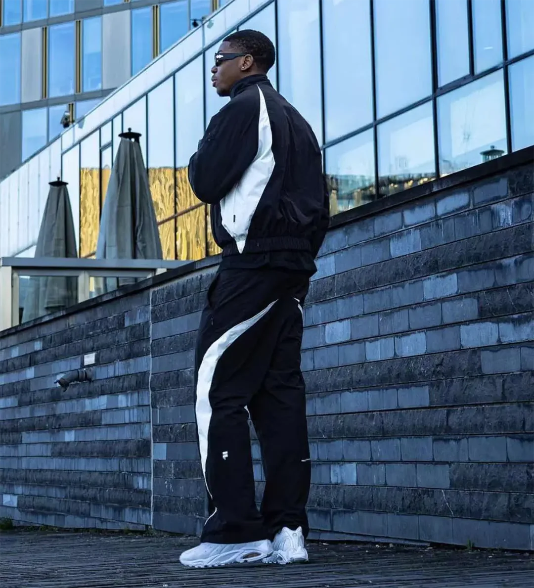 Customize Mens Track Suit Eco-Friendly Stylish Sets