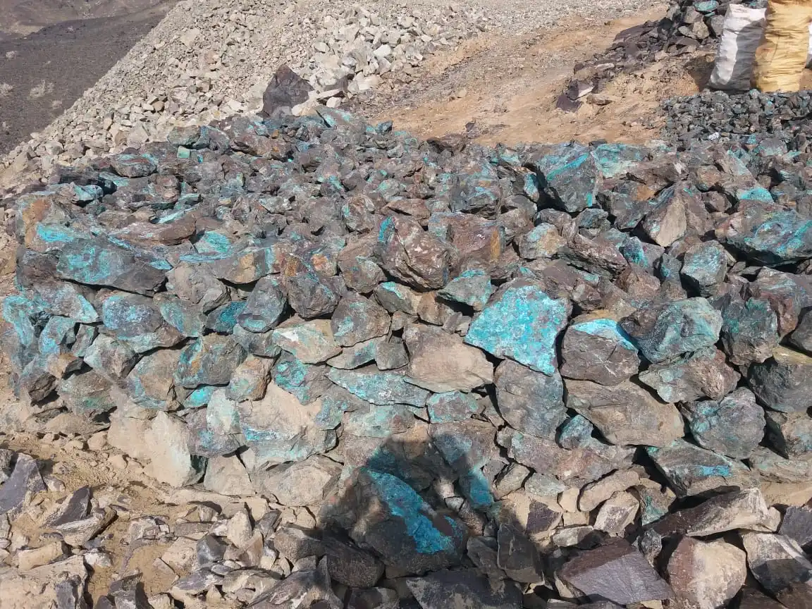 Copper Ore Oxide ( Green Ore) 5 Ore & 30 Concentration With Packaging Details 50kg Bags Origin