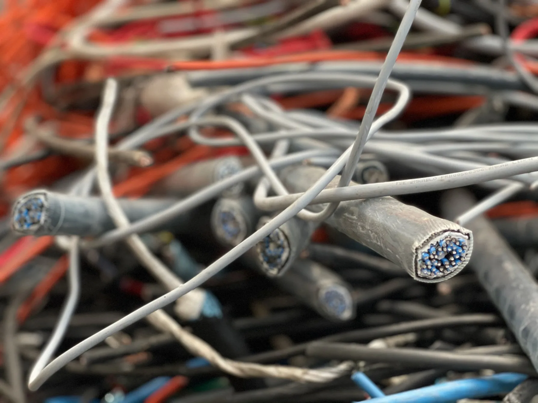 99.95%-99.99% Pure Millberry Copper Cable Scrap Industrial Use Factory Bulk Supply Recycling Smelting Refining Copper