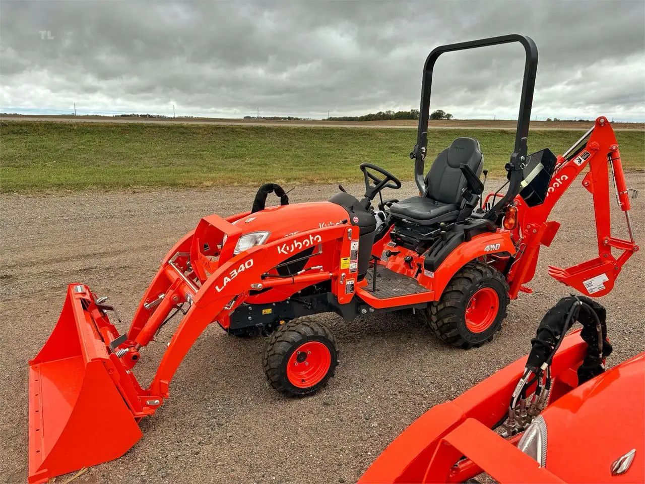 Best Offer for Used for Kubota BX23S 4x4 Wheel Tractor with Loader Backhoe Liquid-Cooled 3 Cylinder Diesel Engine for Farms