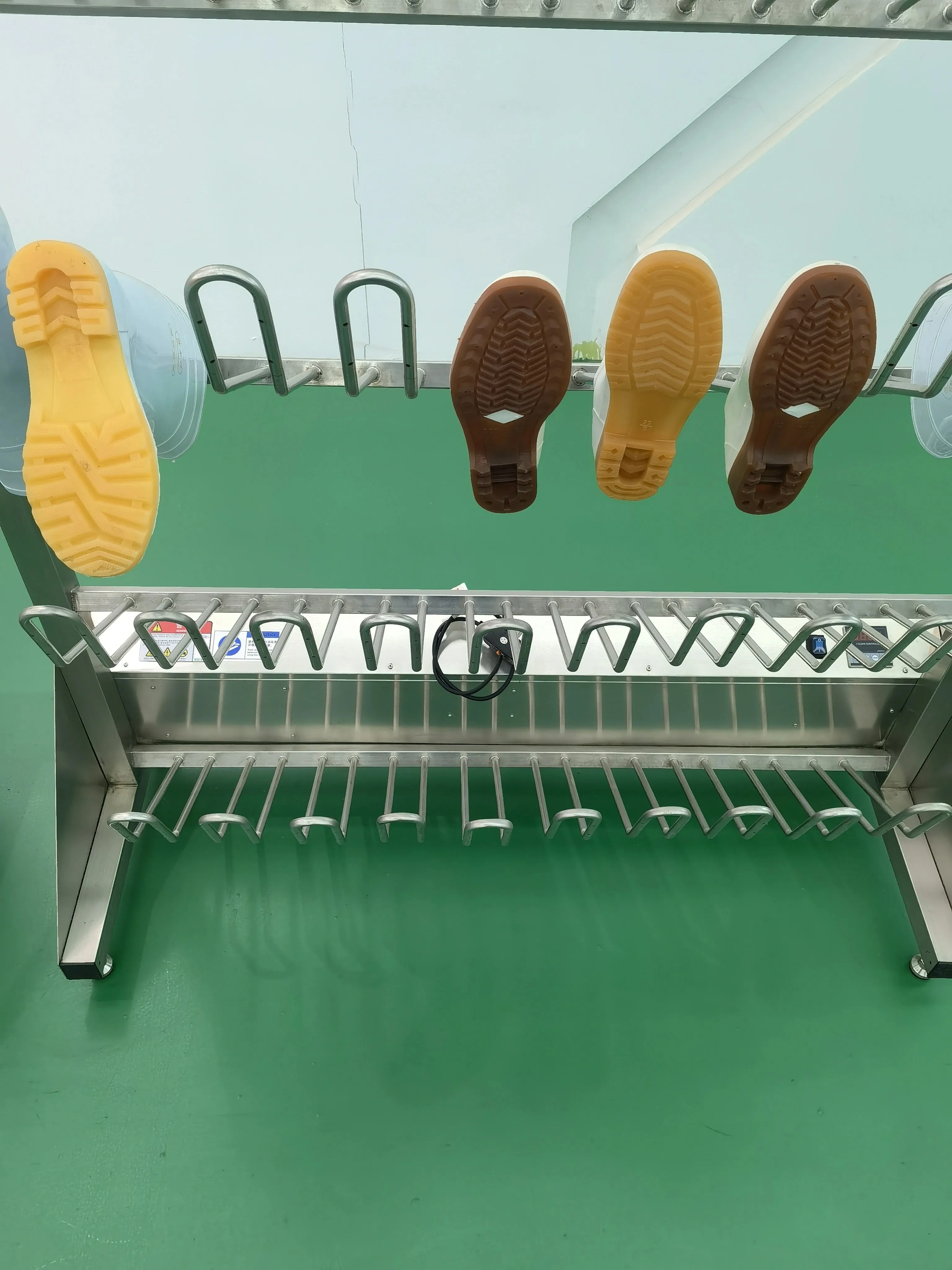High quality stainless steel shoe racks and boot drying heaters for industrial plants and equipment