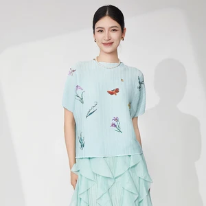 2025 New Summer Women's Pleated Tops High Quality Elastic Design Printed Casual Tops Miyake T-Shirt