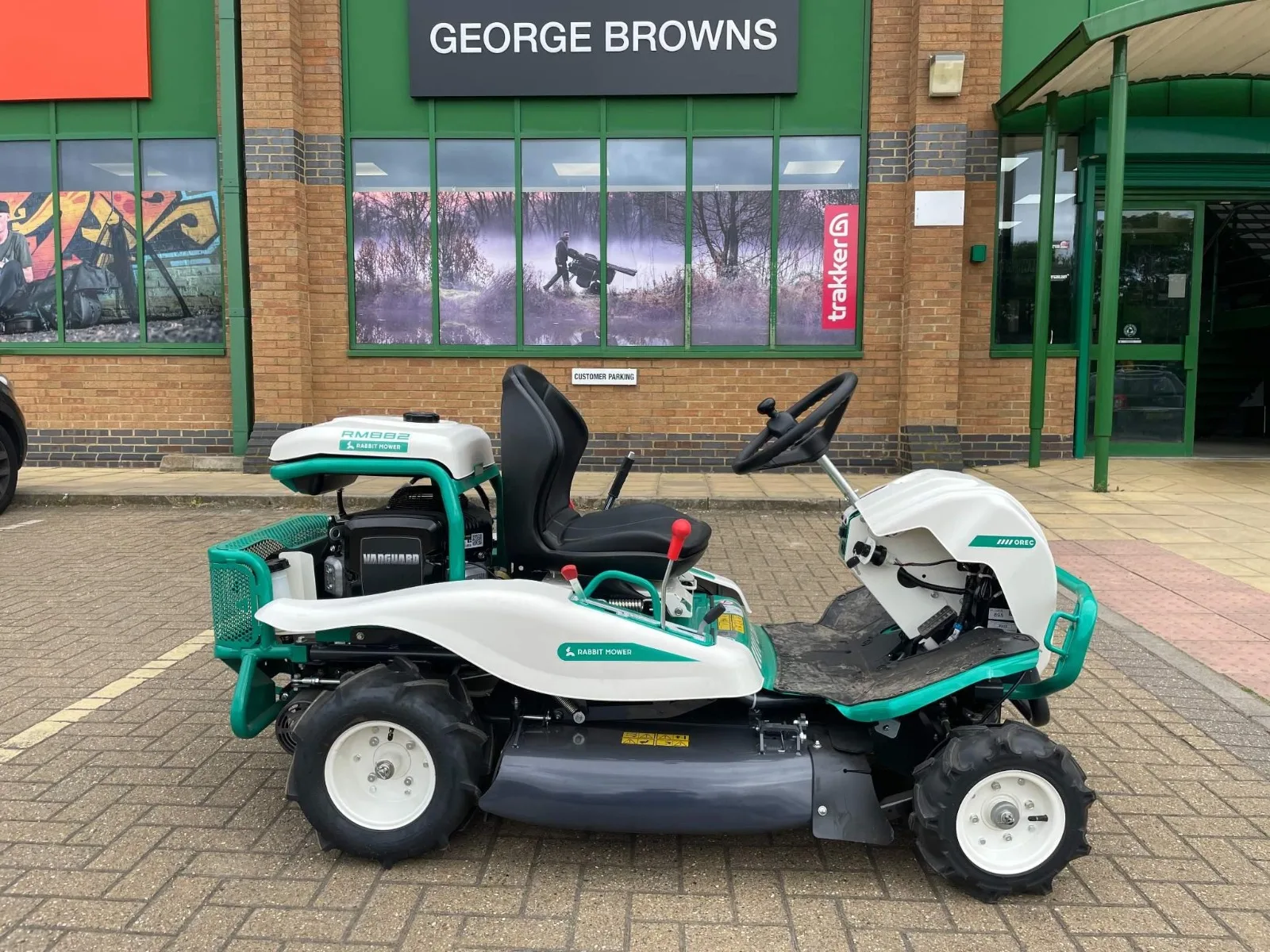 Orec Rabbit RM882 DIY Grade Ride-On Lawn Mower Electric Start 88cm