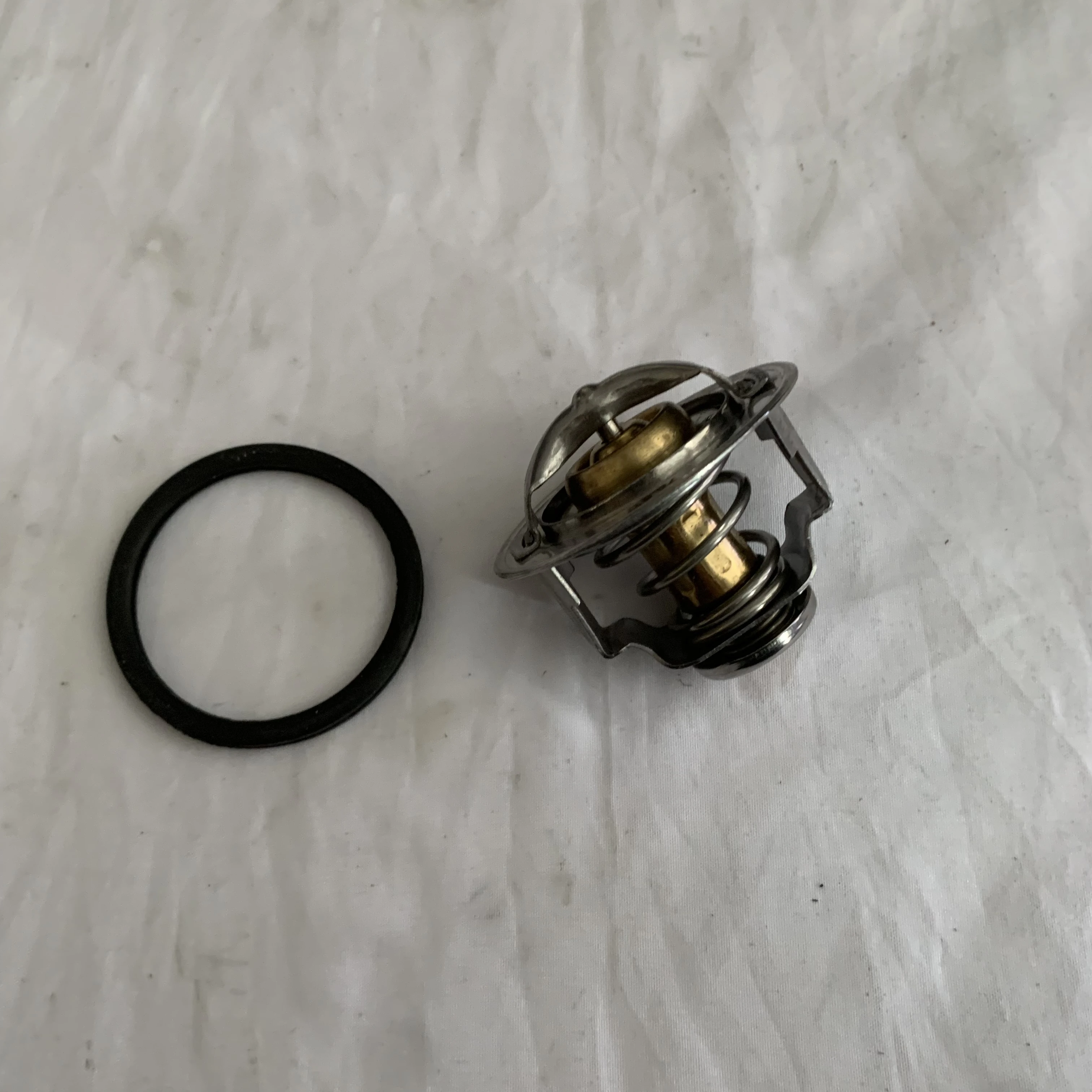 格安新品  Excavator Kubota for Thermostat 3895308 - Parts Engine V3307 ジャケット・アウター