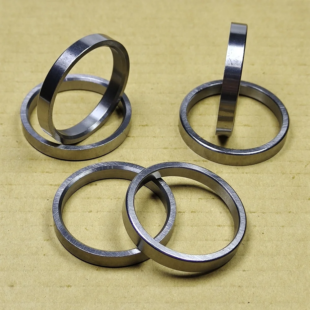 High Quality 6D16 Intake and Exhaust Valve Seat  Me013297 ME071303 for Excavator Tractor Diesel Engine Parts