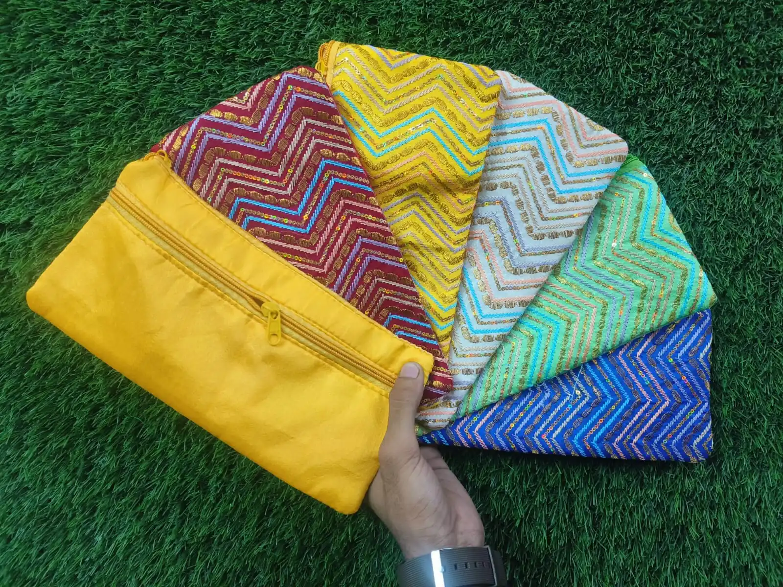 Stylish Fashionable Embroidered Return Gift Pouches with Cotton Lining and Zipper Closure for Decorations
