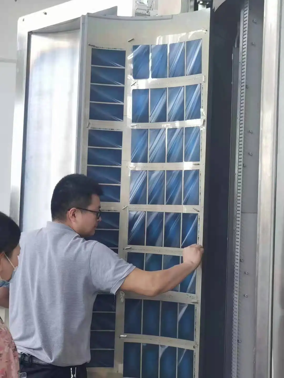 Metal Color AR Vacuum Coating Machine Chamber Size D1800 mm H1800mm Tools Multi Functional Metalizing Machinery