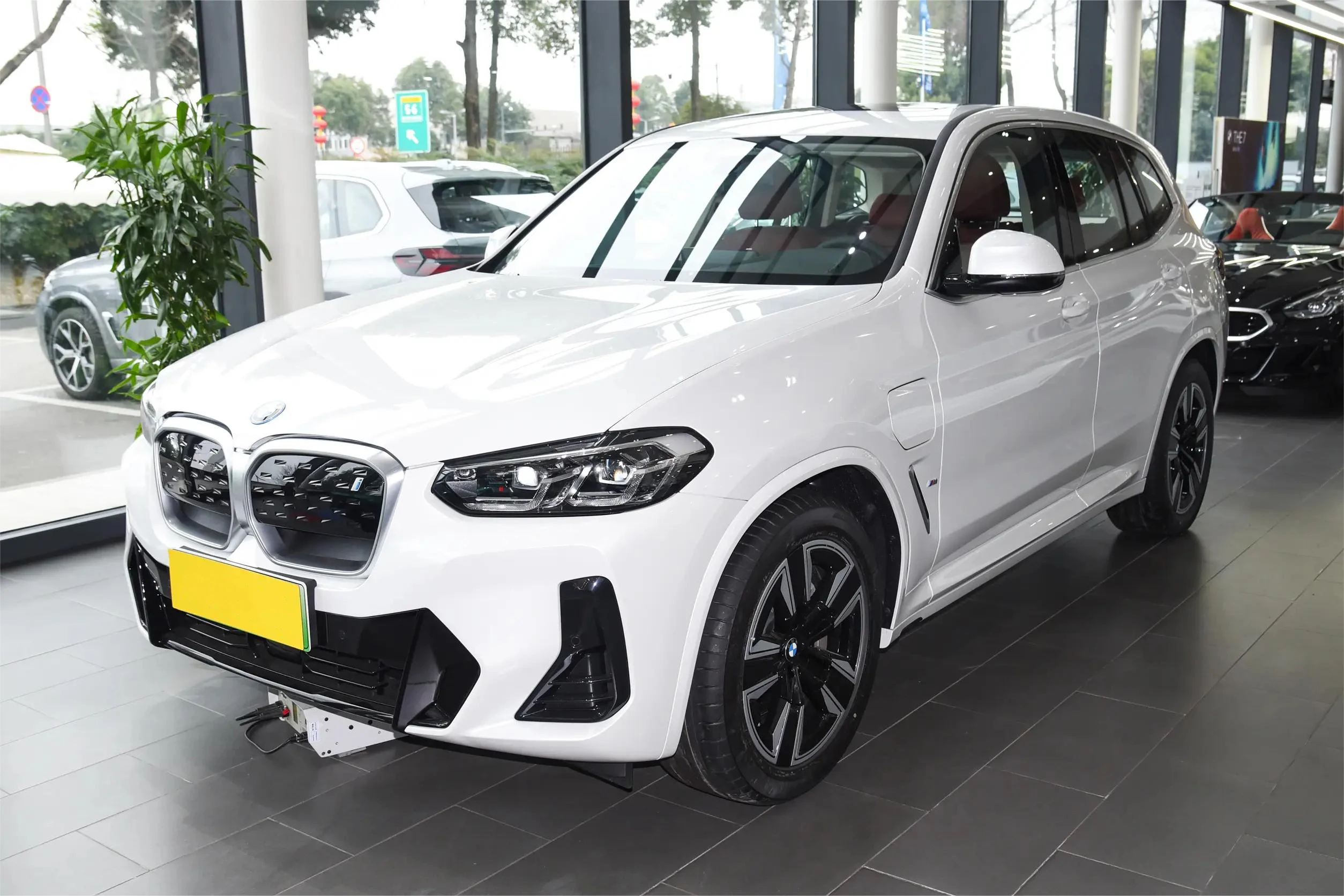 BMW ix3 SUV EV details