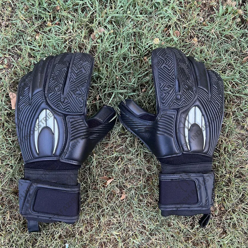 Soccer Goalkeeper Gloves Riptab Strap For Fastening Around The Wrist