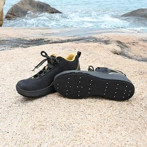 Customize Wading Fishing Felt Spike Shoes Felt Soles Rocks Quick Drying Lightweight Anti-Slip Breathable Spike Stream Shoes