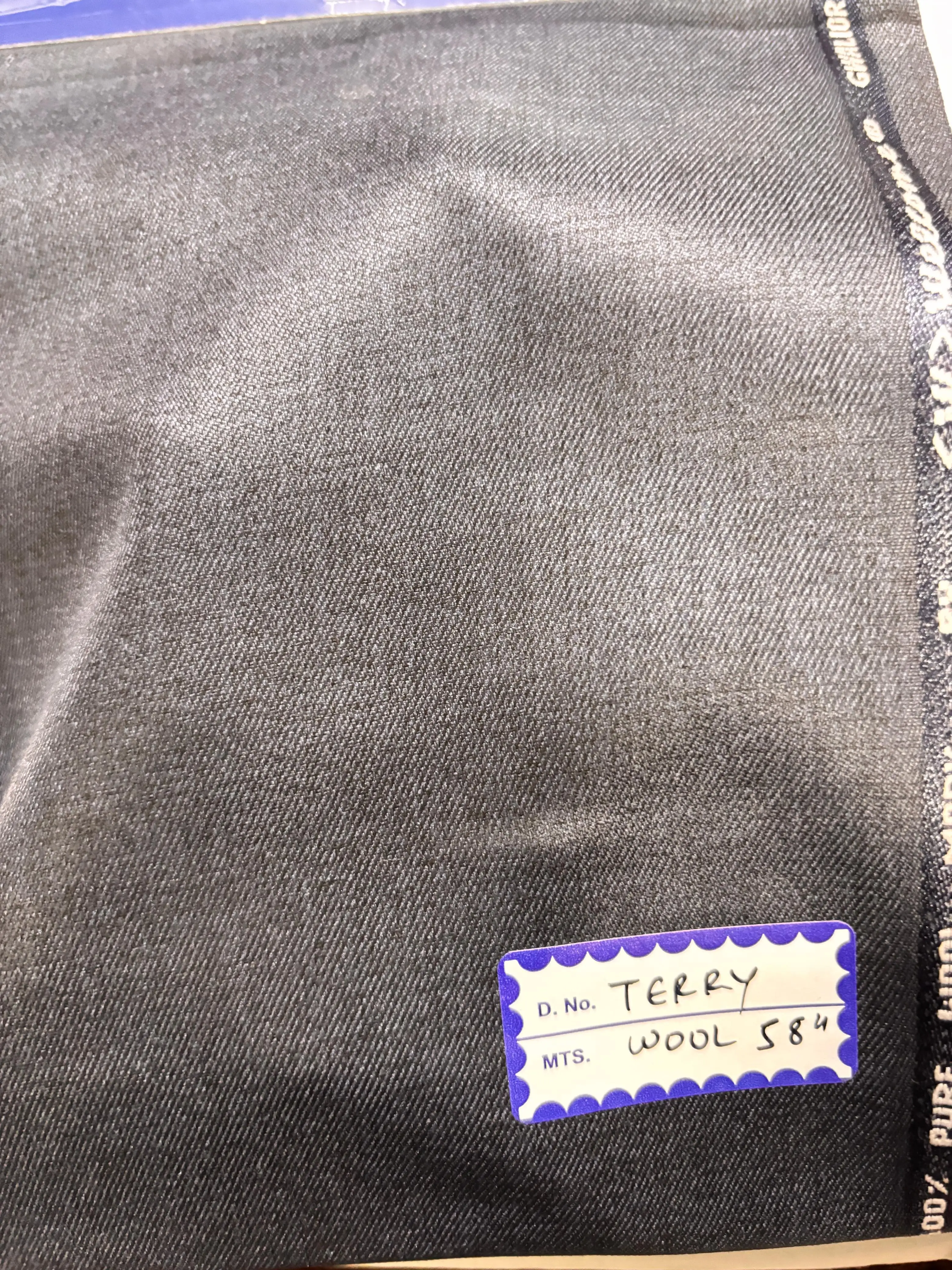 Export Grade Poly Viscose Wool Blend Suiting Fabric for Men and Women