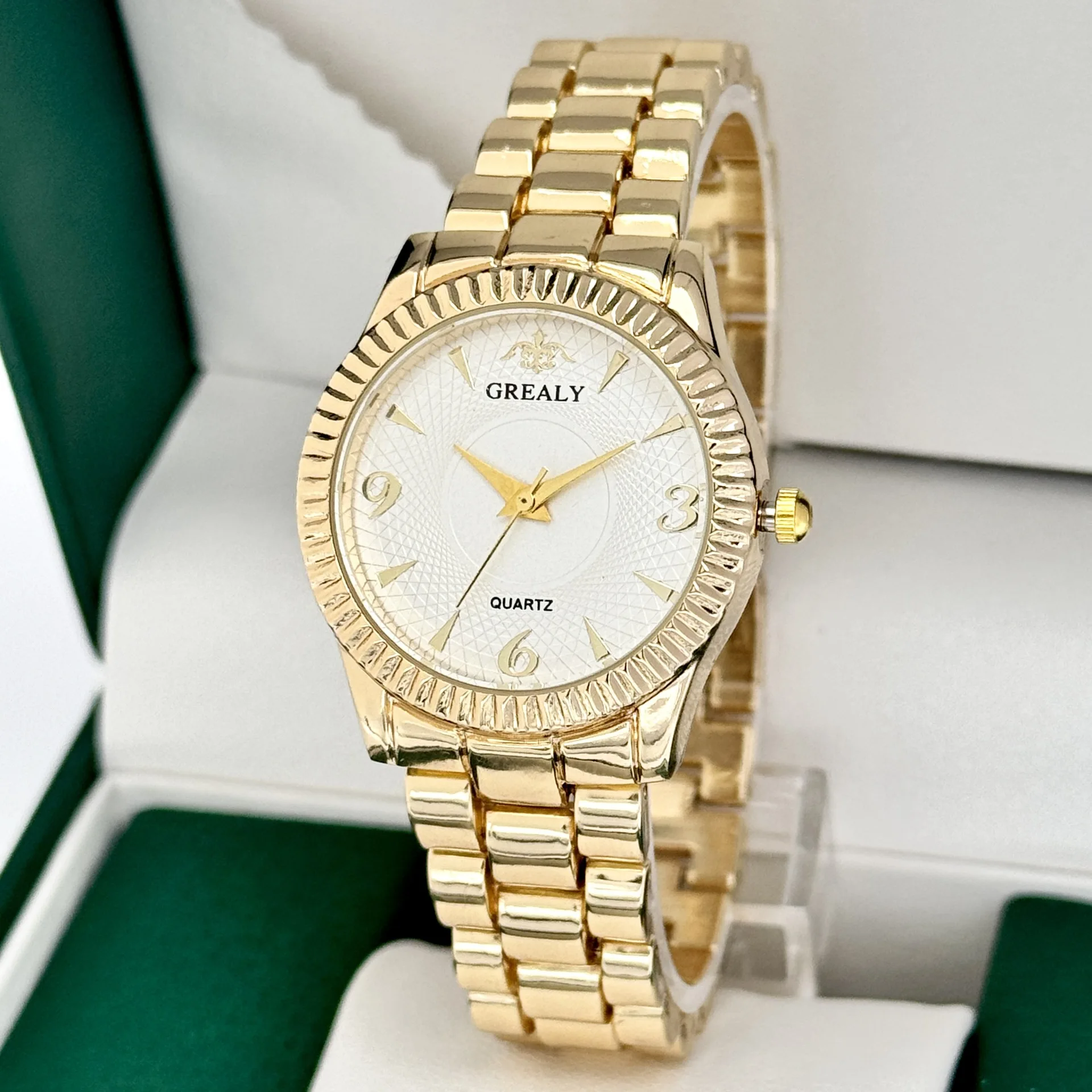 GREALY Women display picture 2