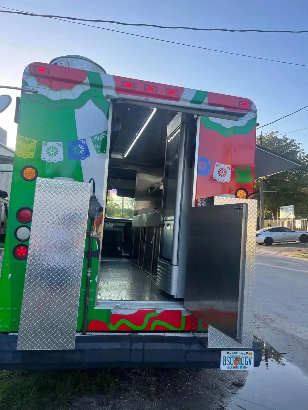 Mobile Food Truck Trailer Street Mobile Food Cart Outdoor Kitchen Fast Food Truck With Cooking Equipment For Sale to UK USA OMAN