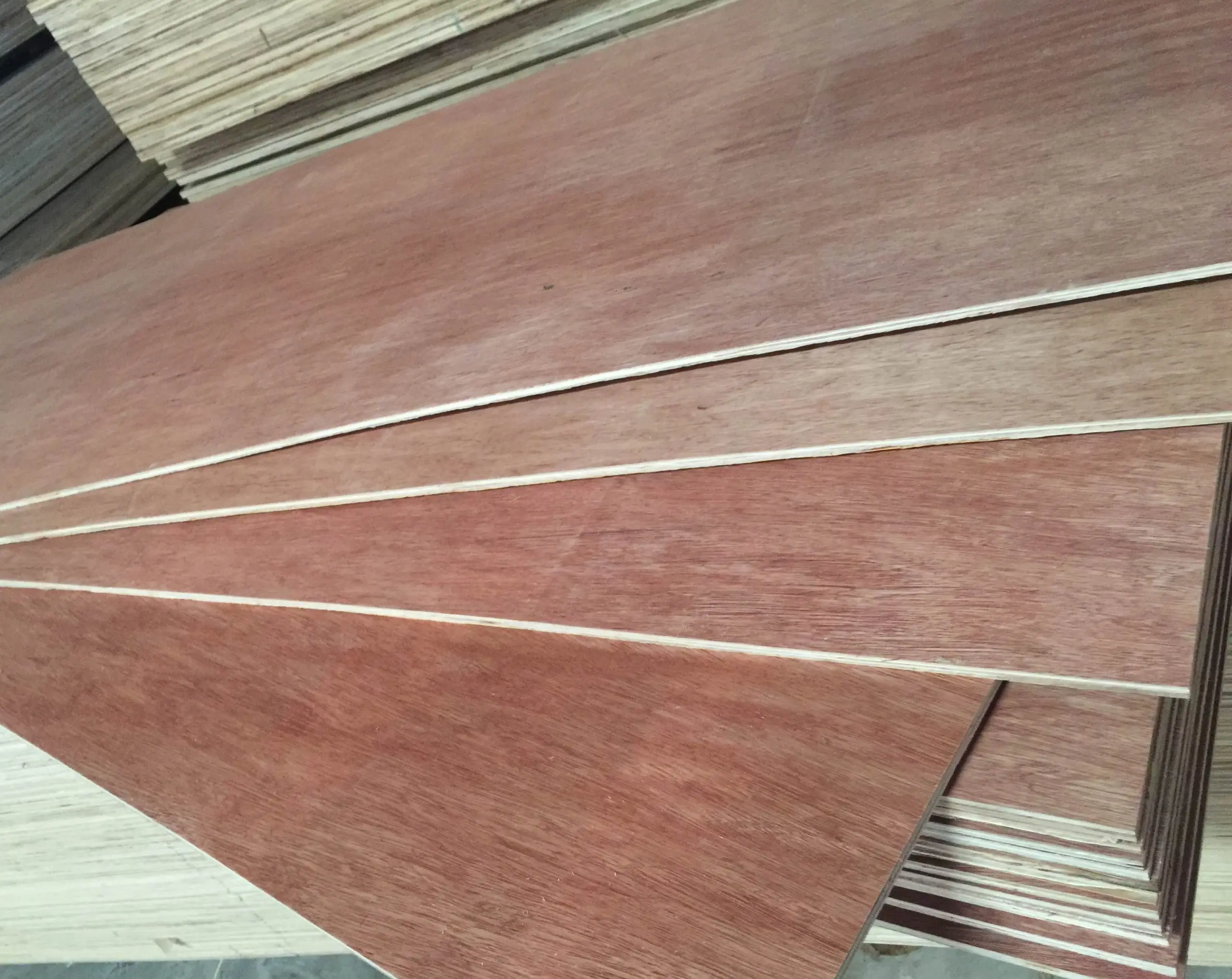 Vietnam Factory Poplar Birch Plywood Veneer Faced Commercial Plywood