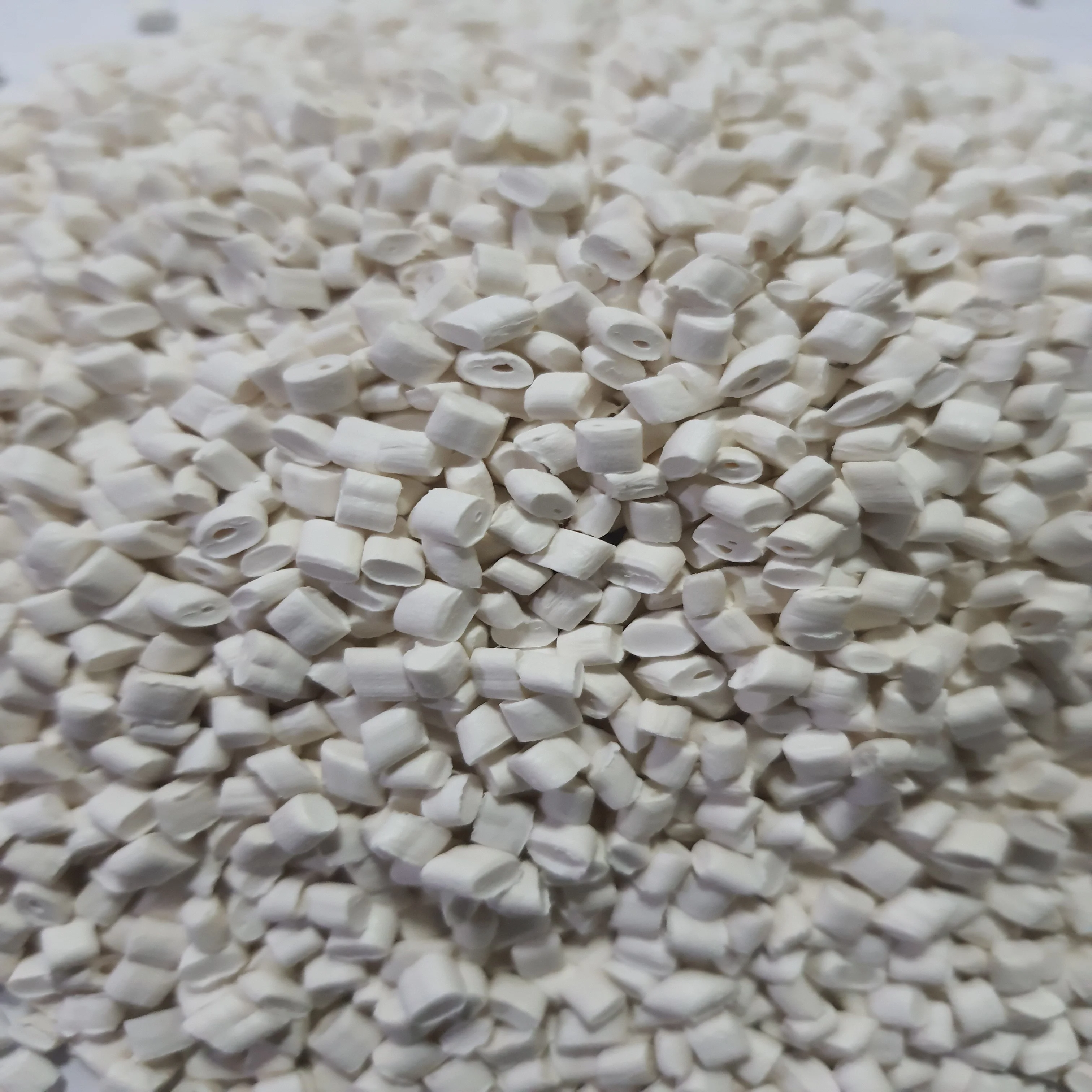 Переработанные гранулы LDPE, молочно-белый