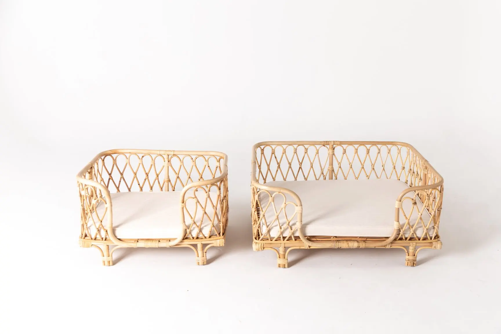 Modern Designer Rattan Dog Bed With Mattress Pillow Cheapest Rattan