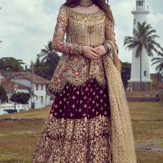 2021 Latest Bridal Lehenga Choli Beautiful Embellished Dress