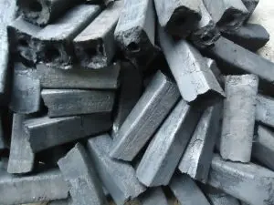 2022 горячая Распродажа экологически чистый древесный уголь из твердого древесного угля от вьетнамской фабрики