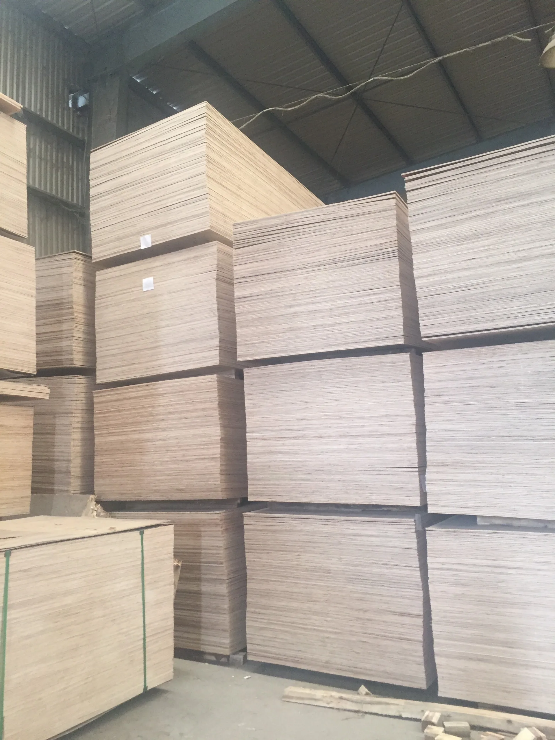 Best Sale 2023 Acacia & Eucalyptus Core Veneer 1,7 And 2,0mm Thickness