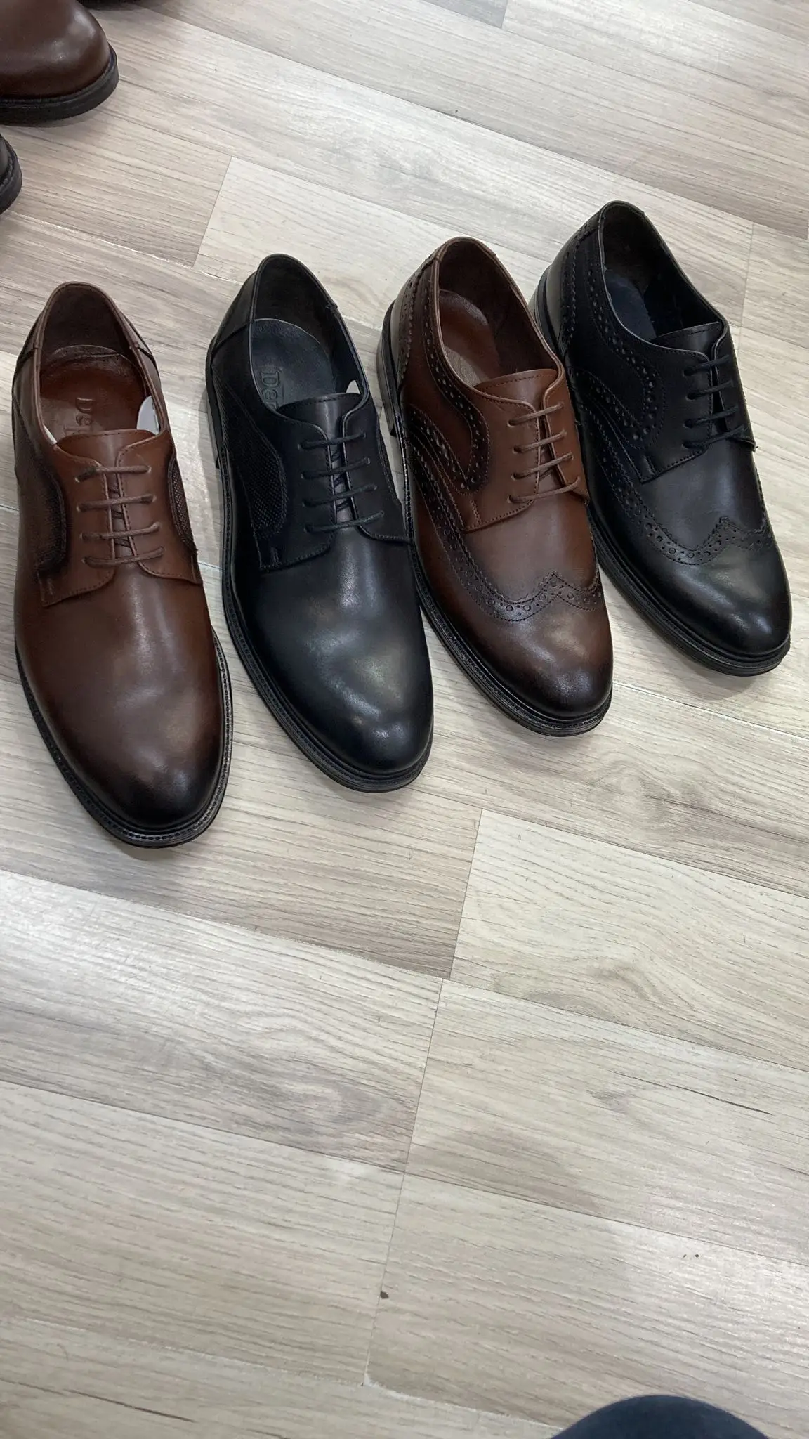 Factory Supplier Fast Delivery Cow Leather Good Price Official Shoes