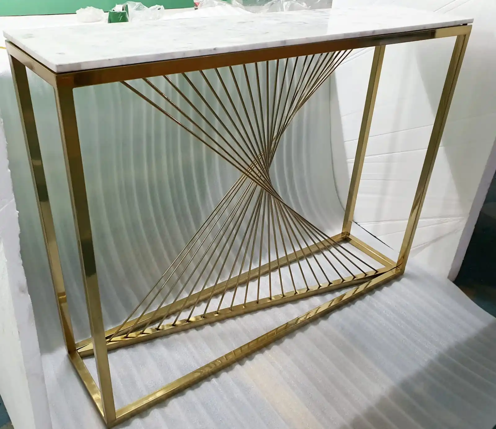 Oval Shape Modern Luxury Center Table For Luxury Homes Designer Customized Premium Quality