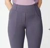 Gris oscuro