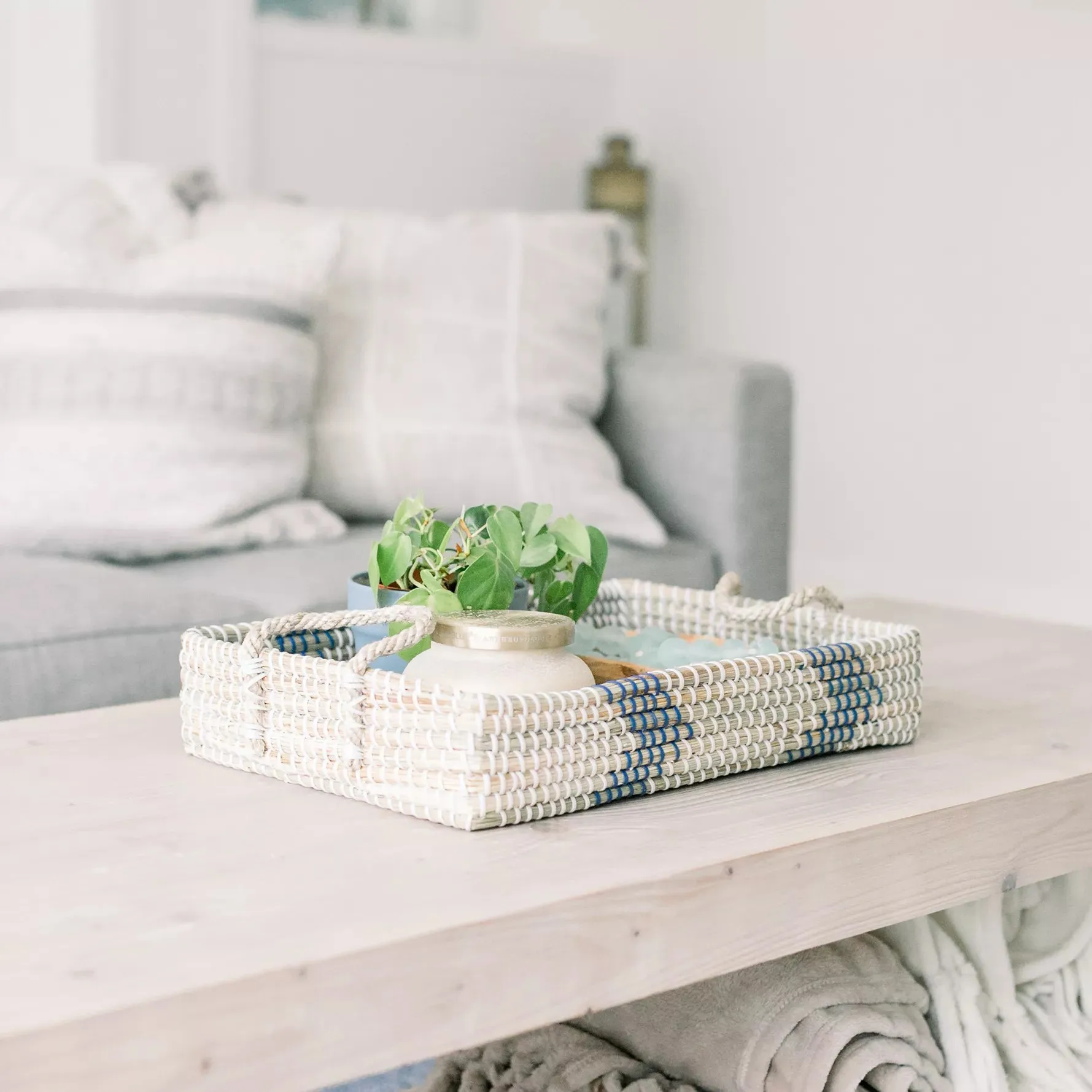 Excellent Beautiful Best Price Handwoven Rectangular square Seagrass Serving Tray From Vietnam