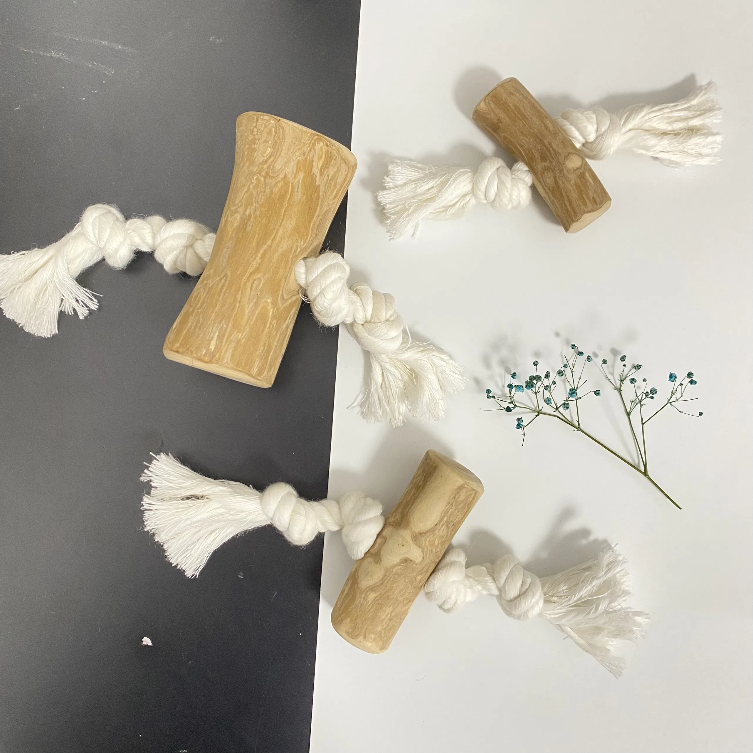 Hot Sell 100 Naturally Coffee Wood Chew Sticks Dog Toys Good For Teeth