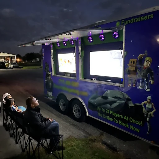 Customized Mobile Video Game Trailer Multifunctional Food Trailer Children's Party Game Truck Theatre Gaming Trailer